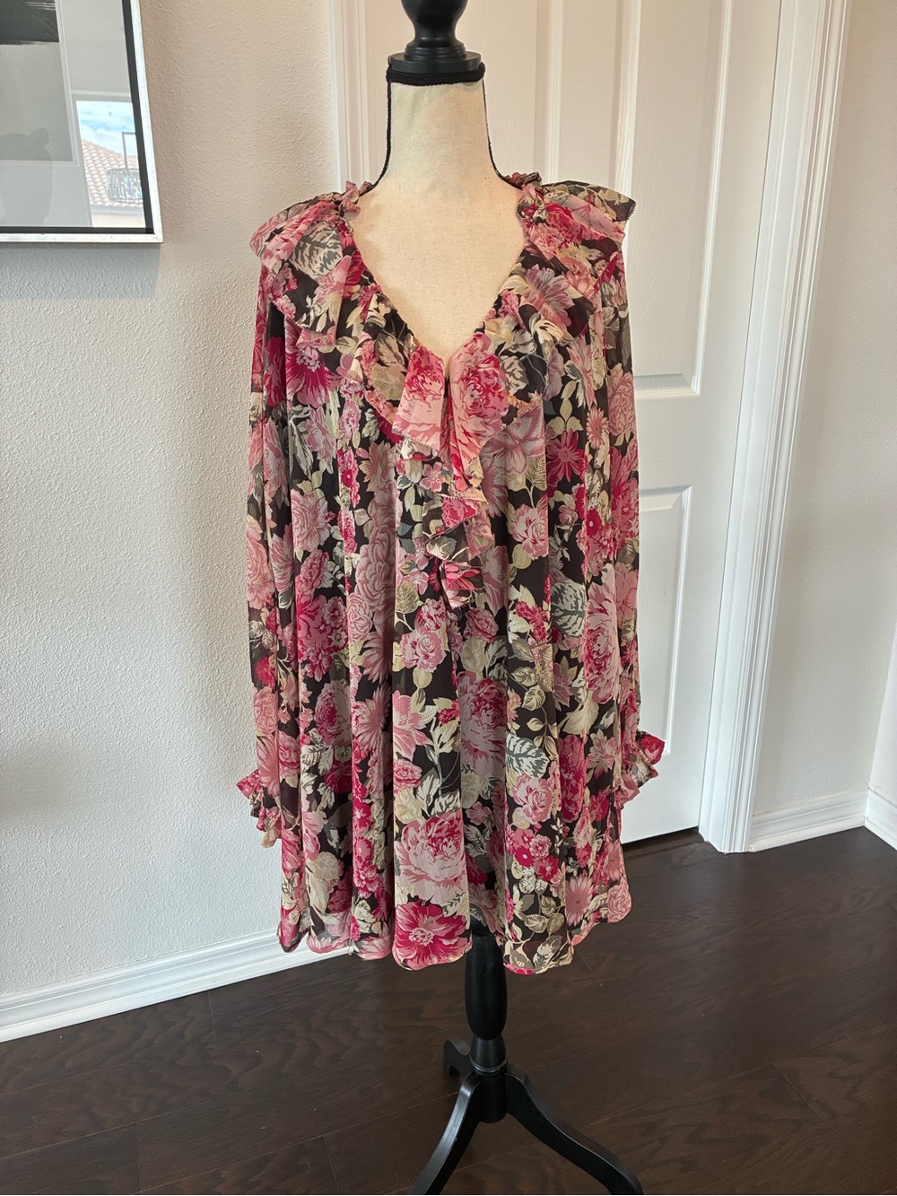 House of Harlow 1960 Rose Print Ruffle V-Neck Long Sleeve Dress